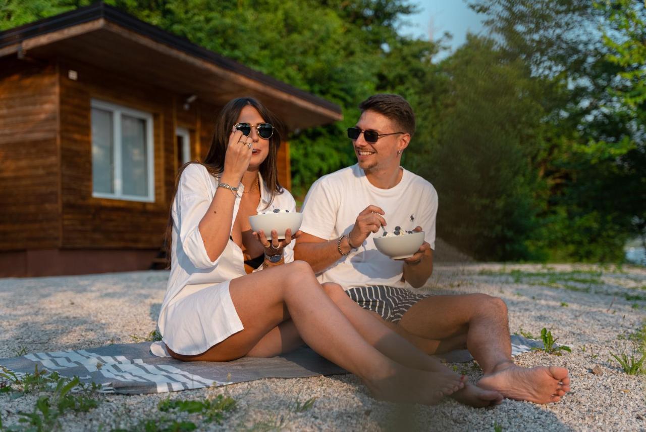 Chalet Alessandrini - Private Lakeside Beach Tenna Exterior foto
